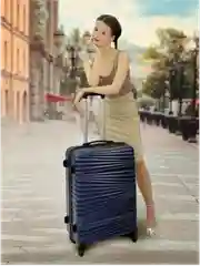 Темно-синий чемодан на колесах, дорожный, пластиковый, с кодовым замком