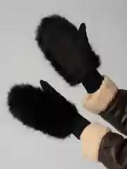 Черный женские теплые варежки с мехом
