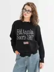 Черный oversized свитер женский с принтом