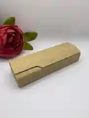 Песочный хаки футляр на магните для очков женский