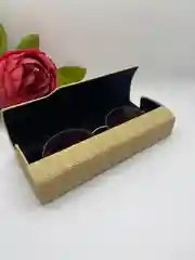 Песочный хаки футляр на магните для очков женский