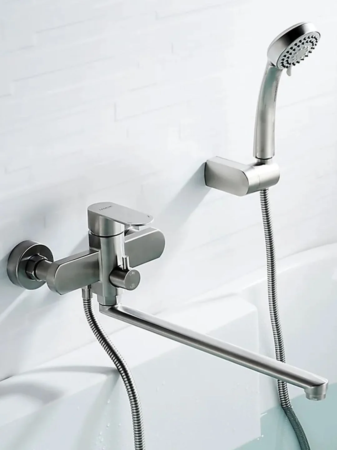 Смеситель для ванны с длинным изливом Ledeme L72216
