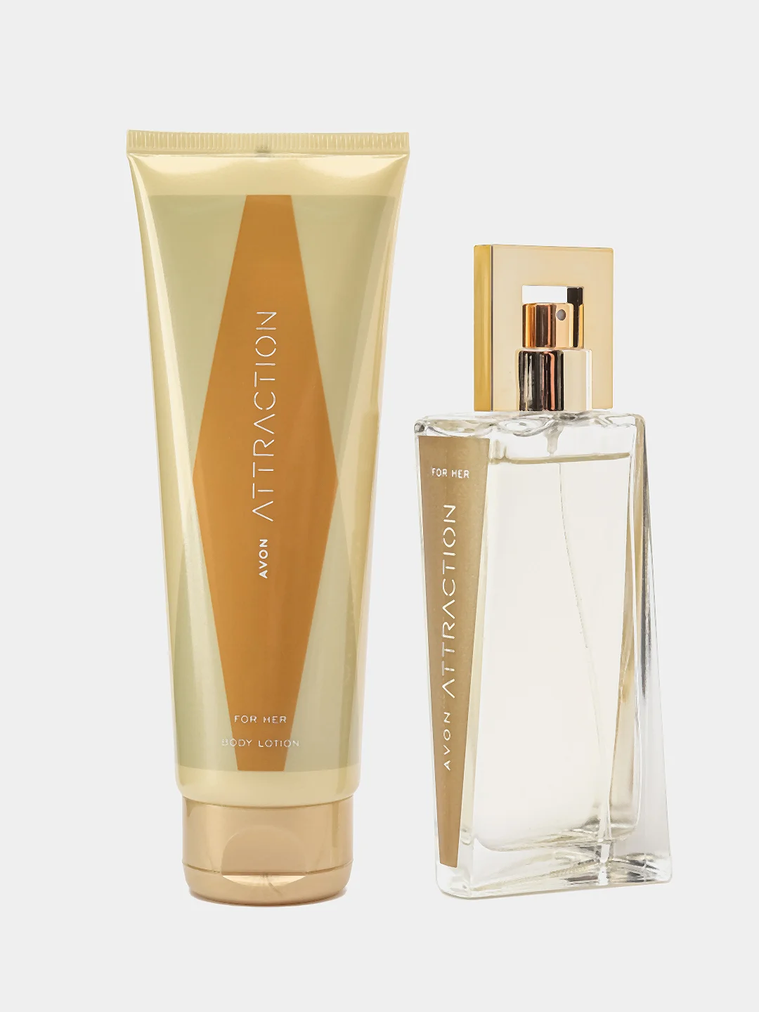 AVON Парфюмерно-косметический набор Attraction для нее