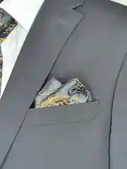 Платок паше в нагрудный карман пиджака