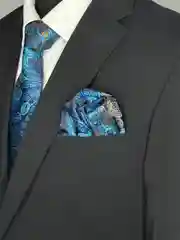 Платок паше в нагрудный карман пиджака