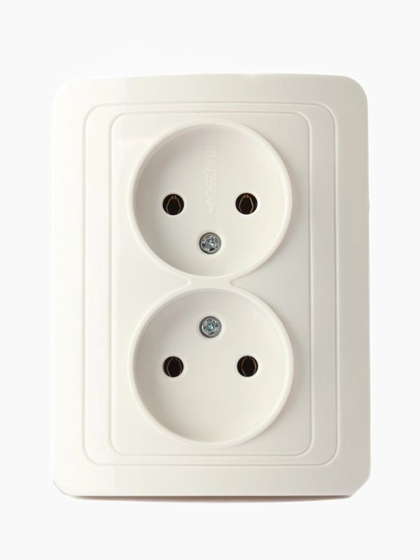 Розетка Smartbuy SBE-02w-10-S2-N-c, пластик, 2 гнезда, 10A, без заземления, белая