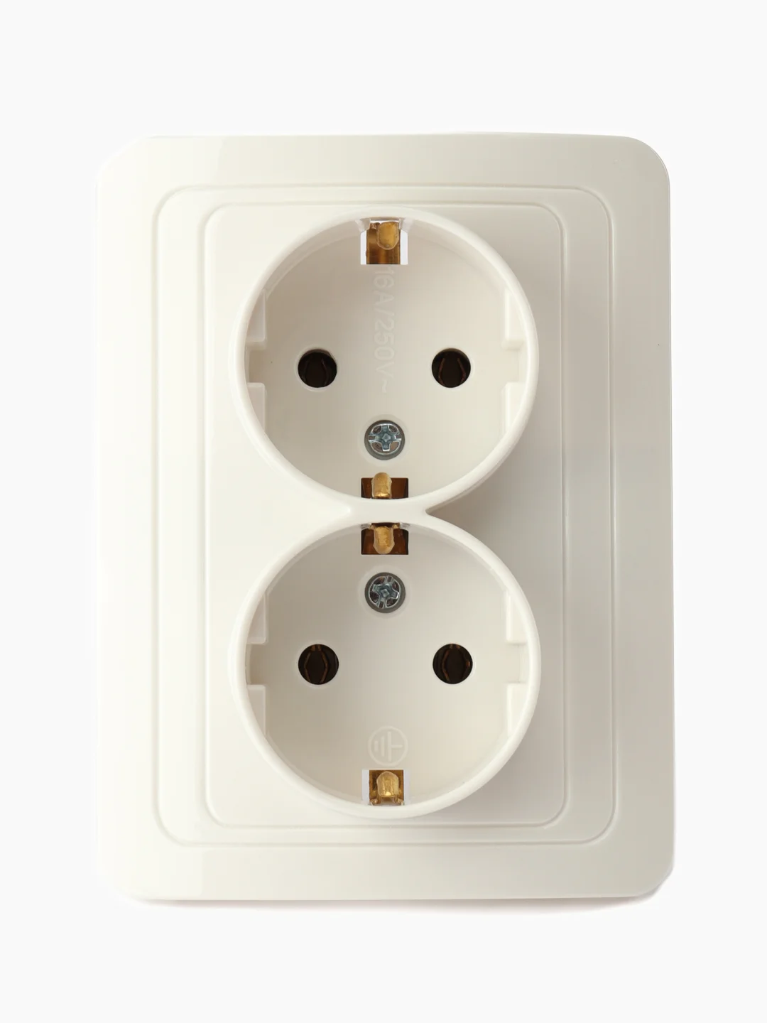 Розетка Smartbuy SBE-02w-16-S2-Z-c, 2 гнезда, 16А, керамика, с заземлением, белая