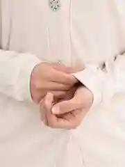 Бежевый женский костюм