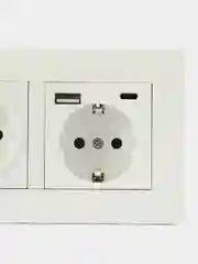 Розетка с двумя портами USB+Type-c двойная с заземлением, 110-250V, 16А