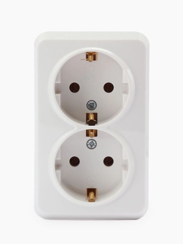 Розетка Smartbuy SBE-03w-16-S2-Z, 2 гнезда, 16А, с заземлением, белая
