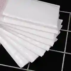 Белый курьерский пакет из воздушно-пупырчатой пленки с клеевым клапаном, пакет с пупыркой