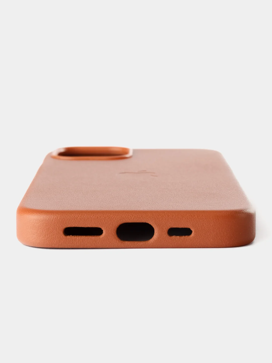 Коричневый кожаный чехол Leather Case для iPhone 13 с функцией MagSafe