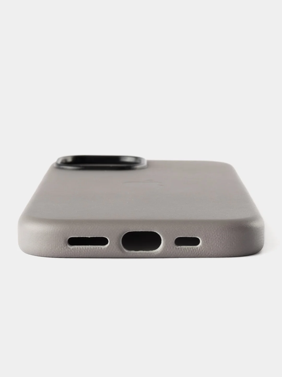 Серый кожаный чехол Leather Case для iPhone 15 с функцией MagSafe