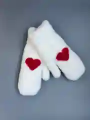Белый варежки женские