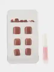 Коричневый накладные ногти педикюр