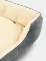 Бежевый лежанка для собак и кошек