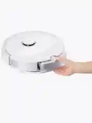Белый робот-пылесос Roborock Q8 Max RU (Русская версия)