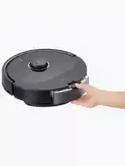 Черный робот-пылесос Roborock Q8 Max RU (Русская версия)