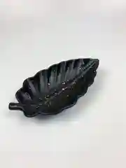 Черный подставка для украшений из гипса "Листок"
