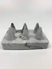 Серый органайзер для колец, подставка