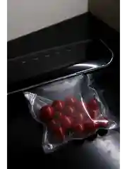 Черный вакууматор для продуктов вакуумный упаковщик