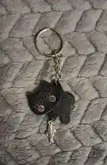 Тёмно-коричневый оригинальный брелок на ключи в виде кошек из натуральной кожи, брелок кошки,