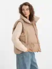 Бежевый женский жилет утеплённый oversize