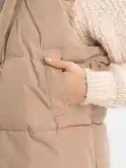 Бежевый женский жилет утеплённый oversize