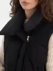 Черный женский жилет утеплённый oversize