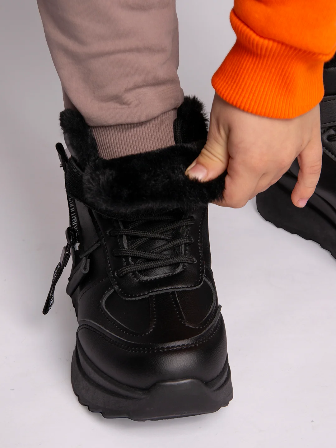 Черный ботинки для мальчиков зимние, 33-38