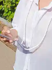 Шнурок для телефона и ключей, 110 см, бусы, белый