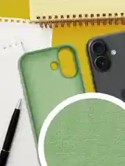Чехол-накладка Krutoff Silicone Case для iPhone 16 зеленый