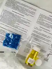 Химические опыты Несмешивающиеся среды Желтая голубая Лори