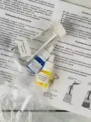 Химические опыты Несмешивающиеся среды Синяя Желтая Лори