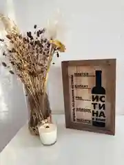 Копилка для винных пробок Истина в вине, наклейка на стекле