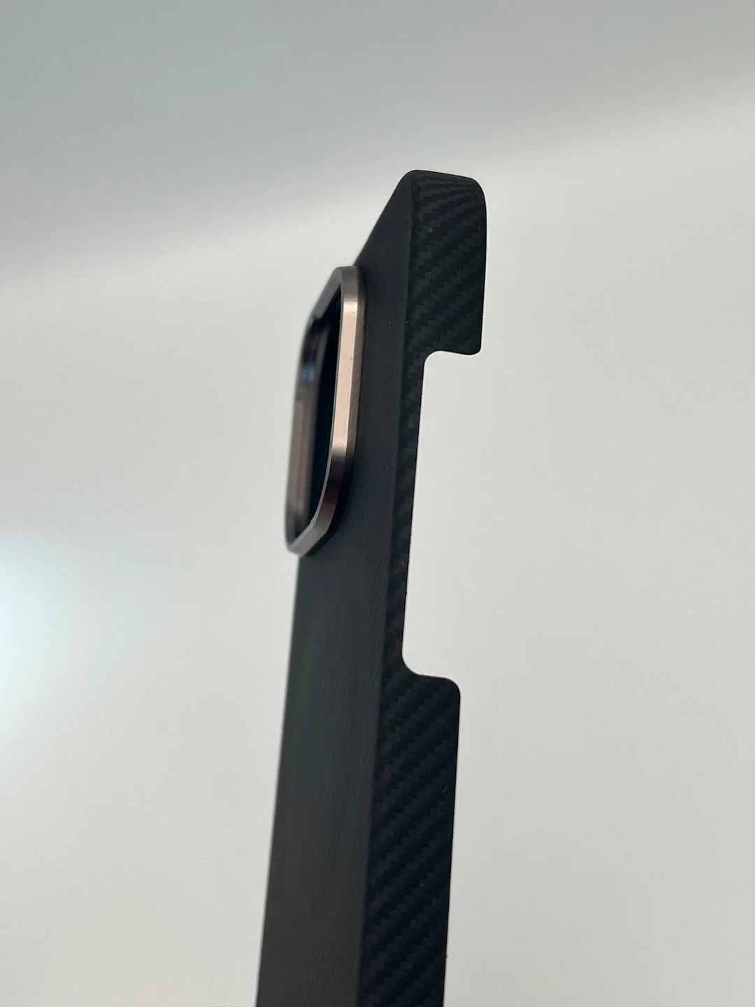 Чехол для iPhone 16 Pro, Карбон, Кевлар, MagSafe, ТИТАН