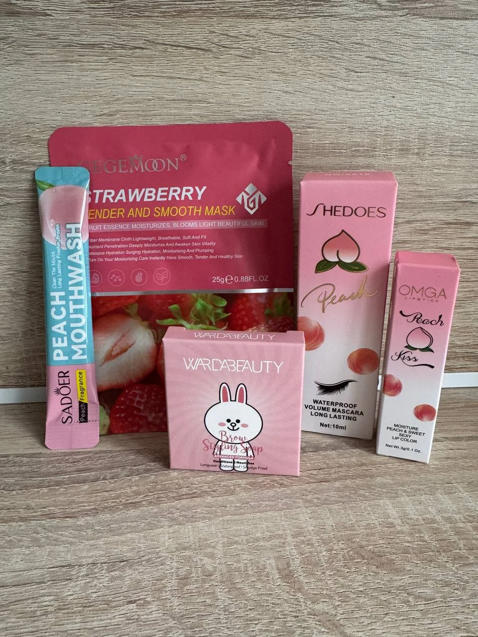 Кораллово-розовый подарочный уходовый набор для девушки, женщины Beauty box
