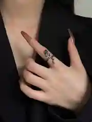 Черный кольцо со змеей и стразой, на Новый Год, год Змеи