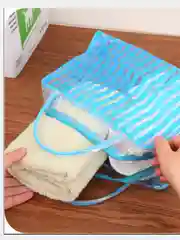 Косметичка,сумочка на молнии с ручкой, непромокаемая