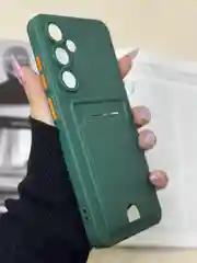 Тёмно-зелёный чехол для Samsung S24 FE с карманом для карты