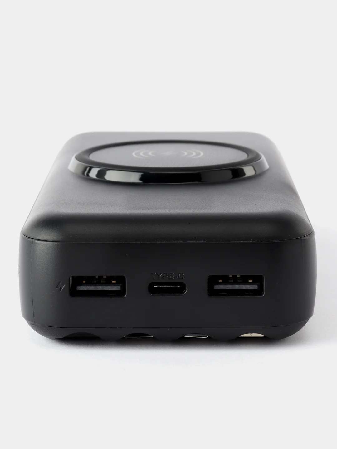Внешний аккумулятор Power Bank с беспроводной зарядкой и встроенными кабелями