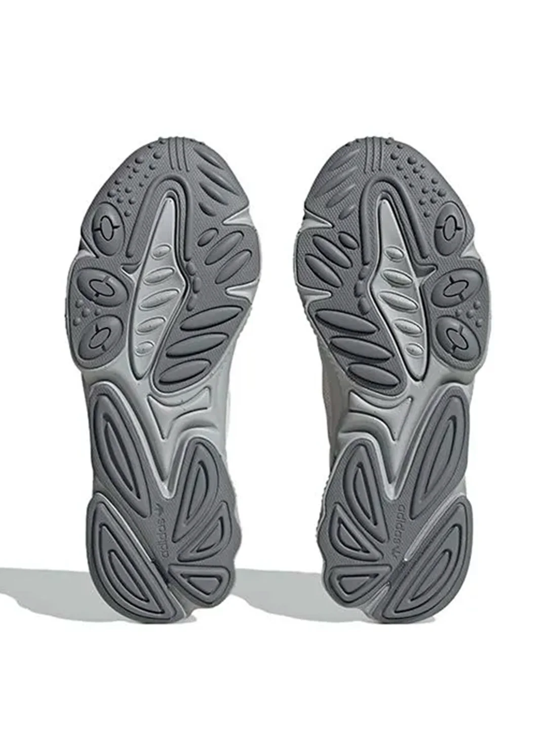 Кроссовки Adidas OZWEEGO ID9816 Male white, white, grey