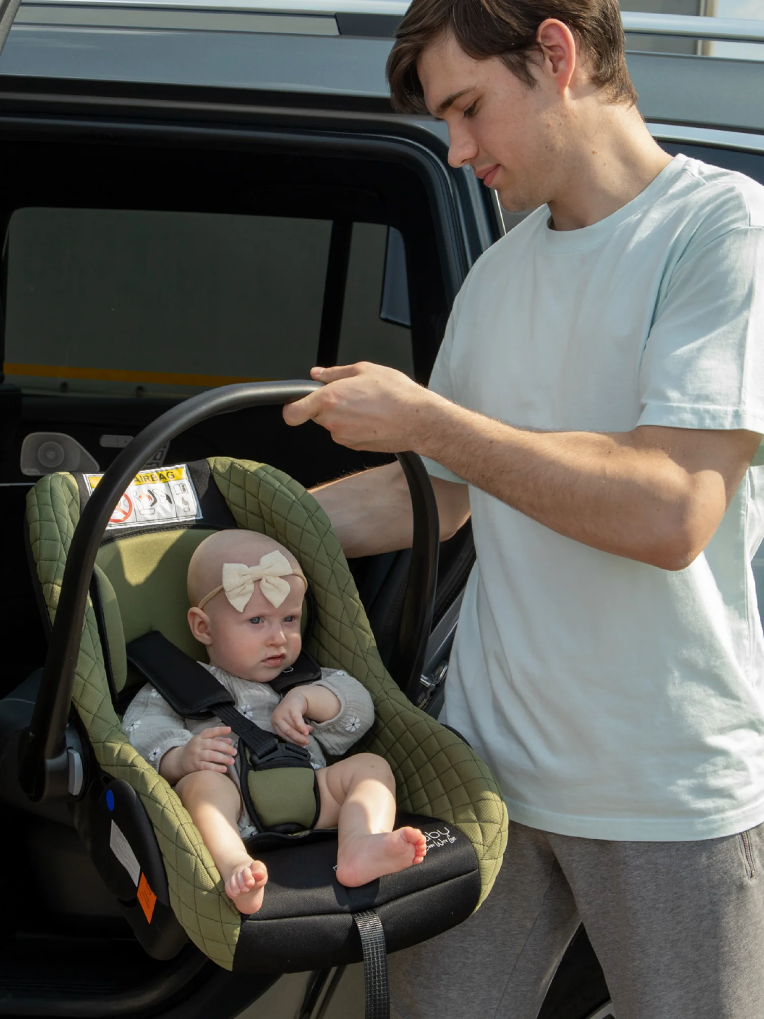 Светло-бежевый автокресло детское AMAROBABY Baby comfort, группа 0+