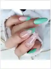 Накладные ногти короткие с дизайном форма Миндаль
