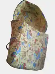 Желтый матрасик для санок со спинкой
