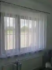 Белый тюль короткий с бахромой
