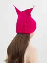 Фуксия шапка