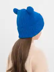 Белый шапка вязанная