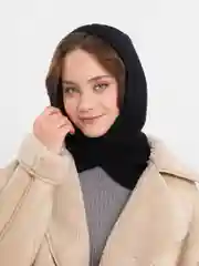 Черный капор женский вязаный, капюшон