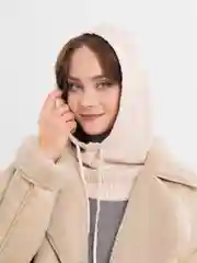 Капор женский вязаный